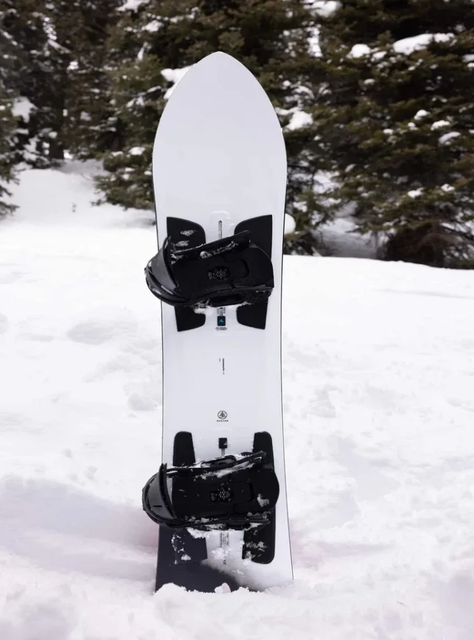 Burton Family Tree 3D Channel Surfer Flat Top Snowboard Burton Family Tree 3D Channel Surfer Flat Top Snowboard