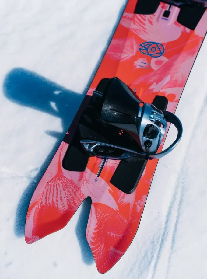 Snowboard Burton Family Tree 3D Channel Surfer Flat Top Snowboard Burton Family Tree 3D Channel Surfer Flat Top