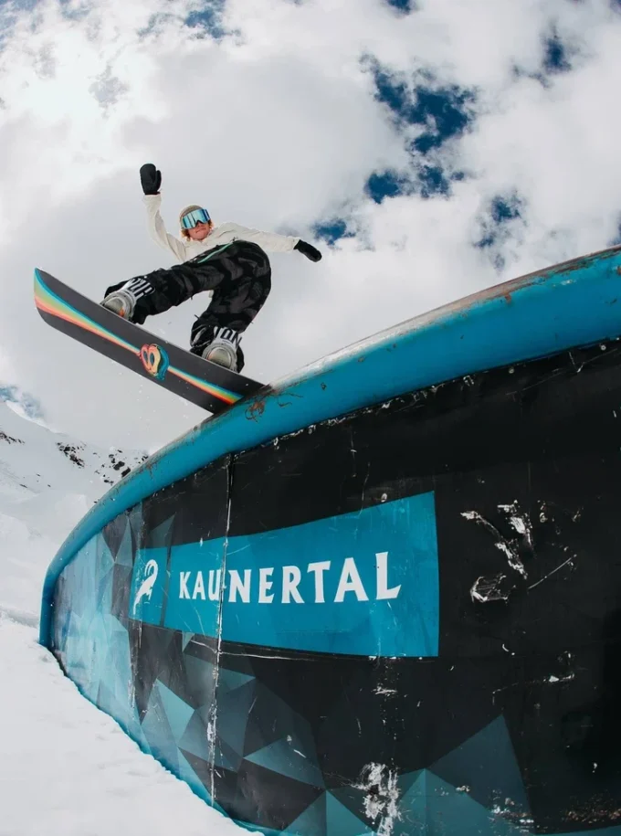 Snowboard da uomo Burton Free Thinker Camber Snowboard da uomo Burton Free Thinker Camber