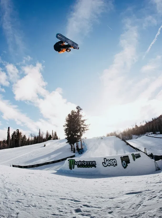 Snowboard da uomo Burton Free Thinker Camber Snowboard da uomo Burton Free Thinker Camber